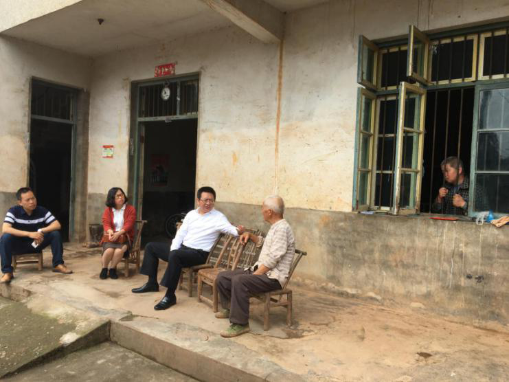 全国助残日前夕，天元区区长姚永告走访慰问困难残疾人