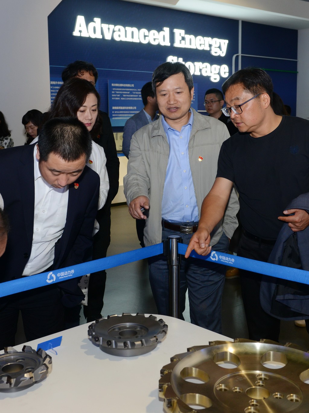 我局赴“一馆一中心”开展主题党日活动
