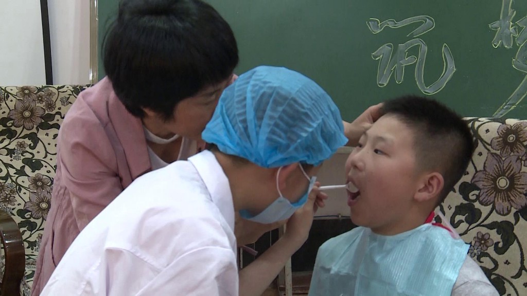 攸县：健康巡讲进校园活动　 学生们客串起“小牙医”