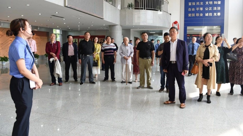 与奋斗者同行——醴陵检察院检察开放日开门迎劳模
