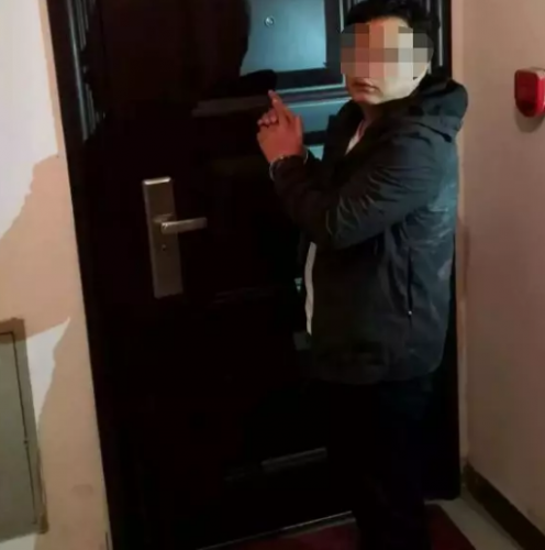 “笨贼”入室盗窃，情急之下竟把自己反锁屋内！