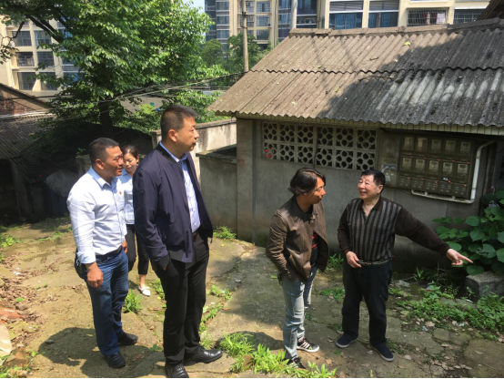 党代表进社区,听民意解民情