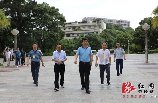 彭新军视察高考备考工作