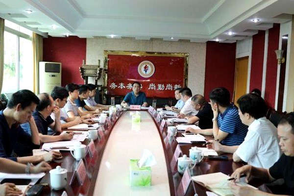 高考来临，县委书记康月林视察一中、震林考点　强调：强化应急处置能力　确保高考顺利开展