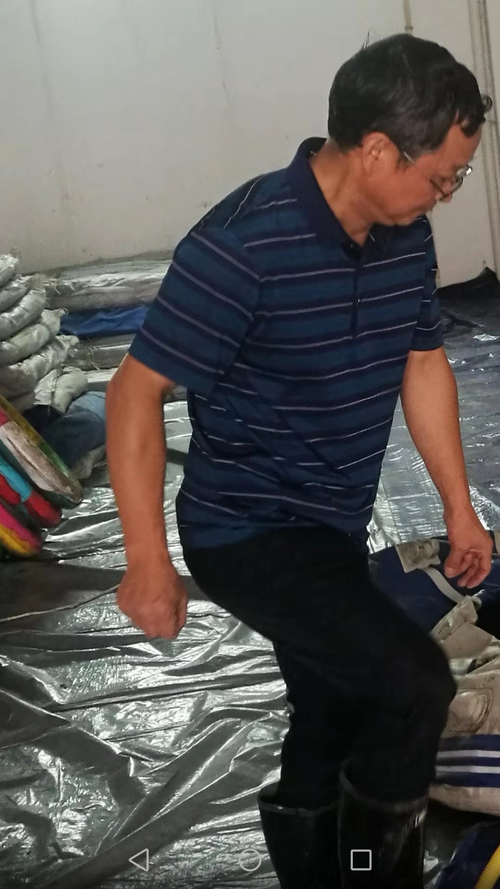 攸县商务和粮食局 心系灾情确保防汛物资随时调得动用得上