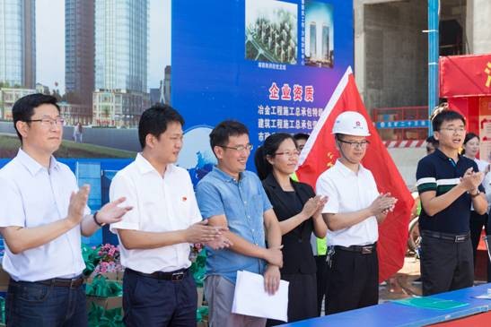 市人社局、市医保局、团市委联合开展“夏日送清凉”活动