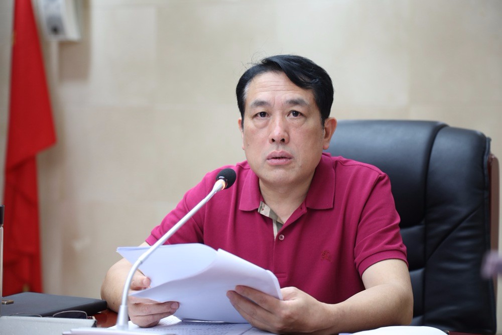 县委理论学习中心组开展2019年第六次集中学习
