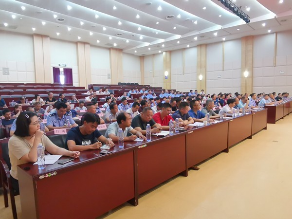 攸县林业局组织党组理论学习中心组（扩大）集中学习