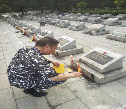 从保家卫国的战场到脱贫攻坚的战场 ——攸县市场服务中心驻村书记黄书堂