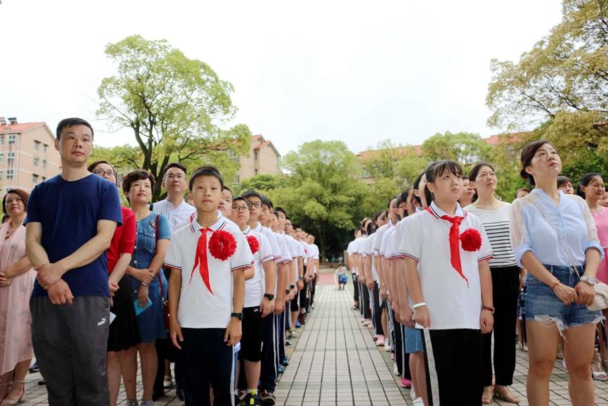 蓄势！振翅！奋飞！ ——白鹤小学2019年上学期休学典礼暨毕业生毕业典礼