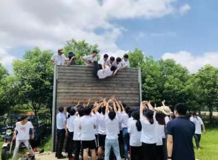 相约动力谷，奋斗新时代