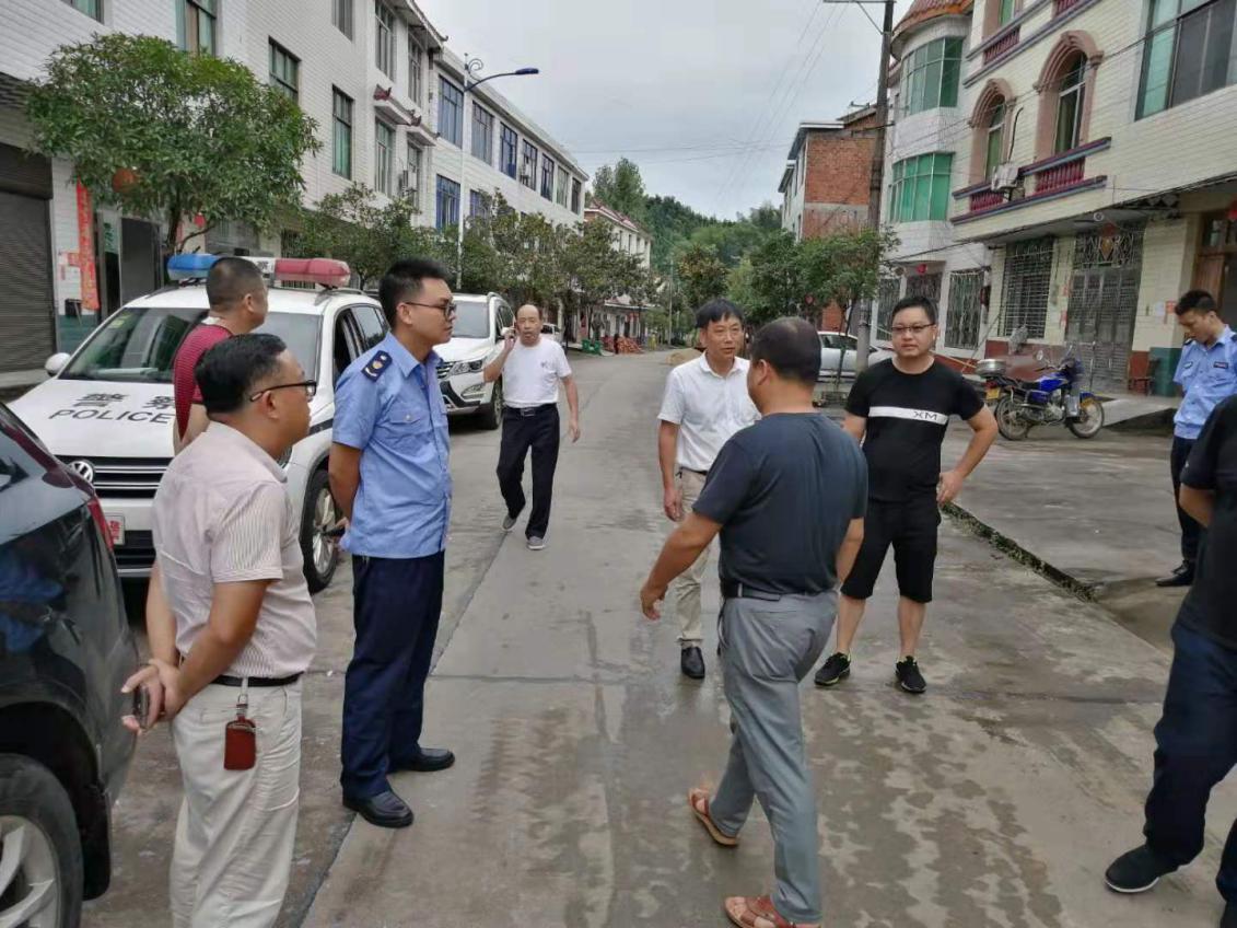 皇图岭市场监管所开展私屠滥宰联合执法行动