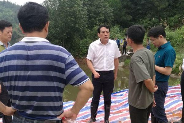 康月林深入一线指导救灾工作　要求：继续保持一级战备状态　严防各类次生灾害发生