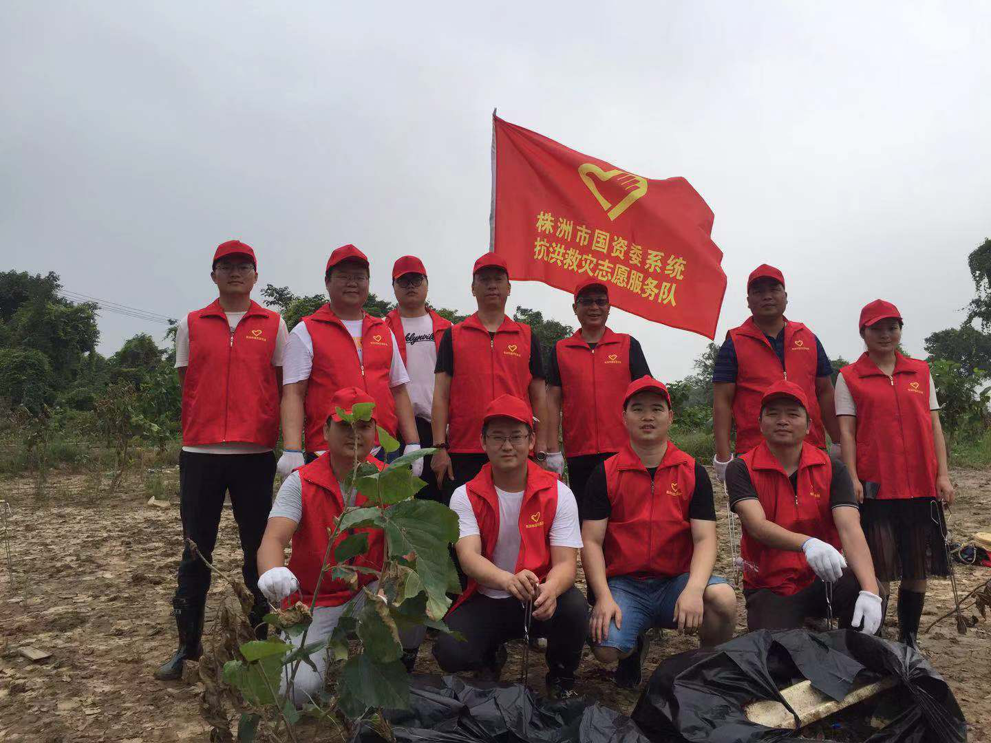 守护古桑洲 株洲国资系统志愿者在行动