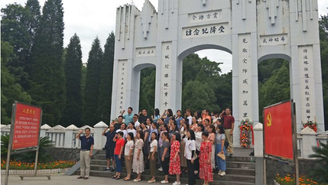 牢记历史，奋发谱新篇 ——泰山学校第一党支部之7月主题党日活动