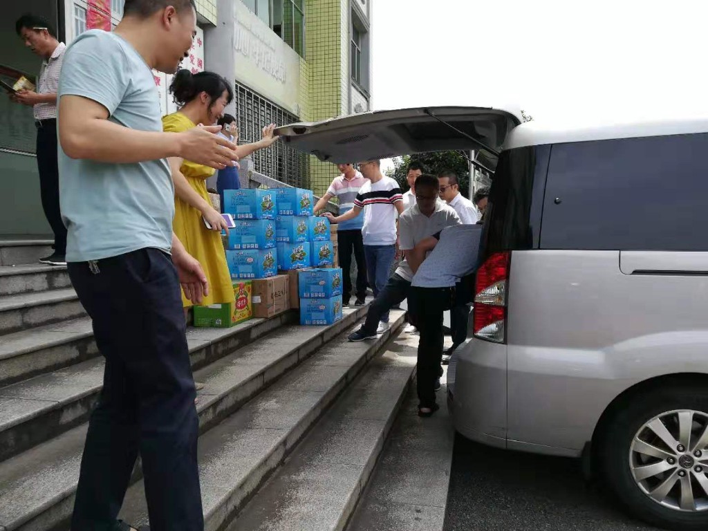 【谭桥街道】雨过天晴  爱在行动