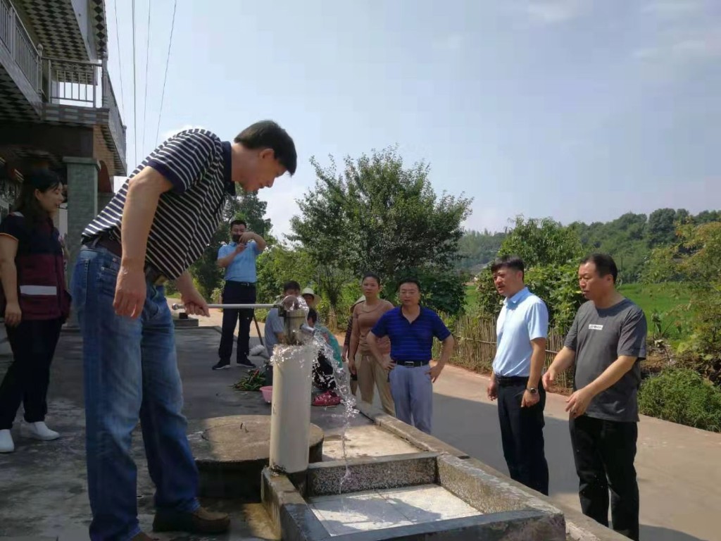 市卫健委副主任刘续跃来攸督导灾后防疫和爱国卫生工作