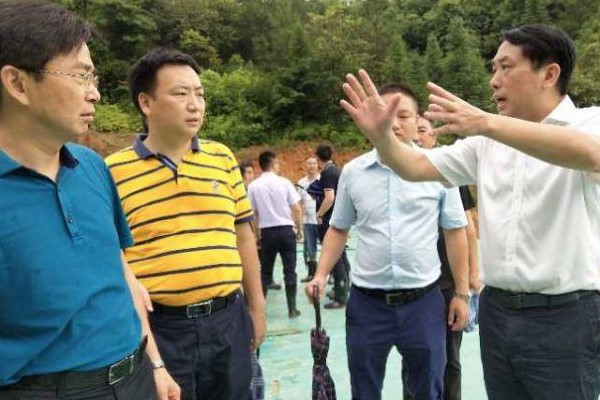 扛牢责任、筑牢防线，以更昂扬的姿态迎战新一轮强降雨——康月林带头深入一线督导防汛抗灾工作