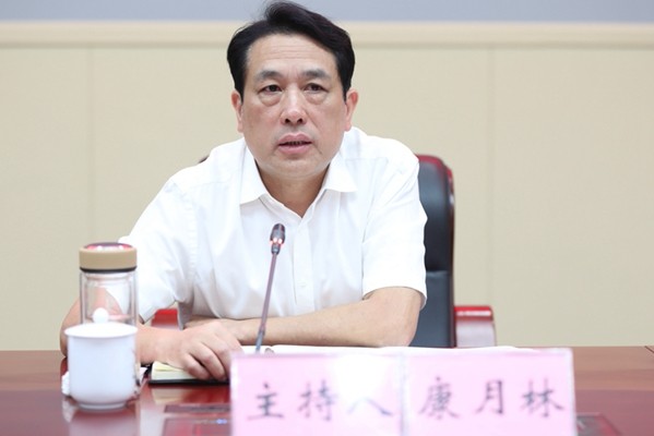 我县召开2019年半年经济形势分析会　以产业比实力　以项目论英雄