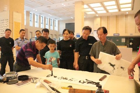 市局开展庆七一书法绘画作品展览活动