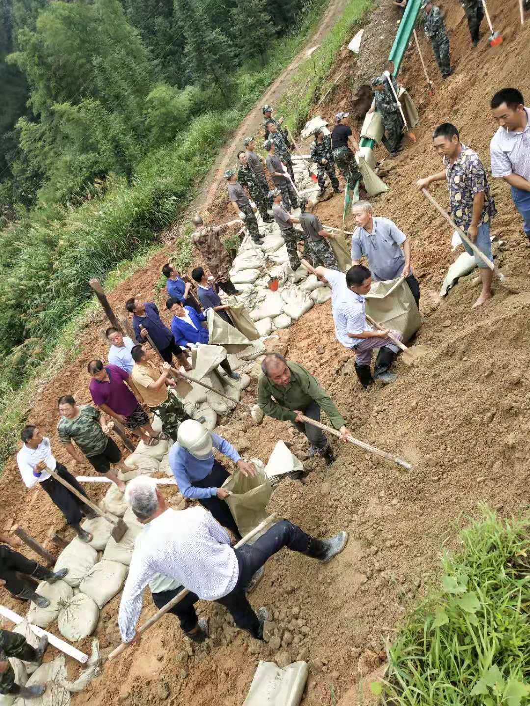抗洪抢险  人民武装有令必出