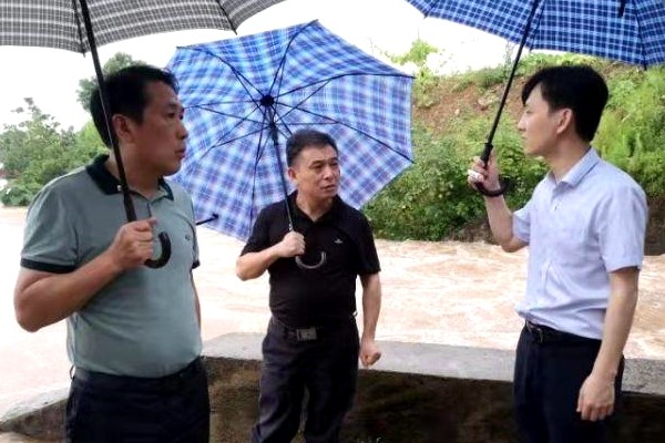 康月林：坚决打赢抗洪救灾这场硬仗