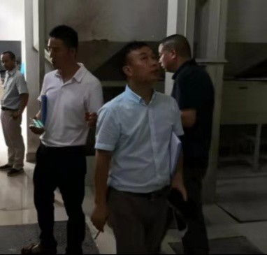 区商粮局集中检查商贸粮食企业夏季安全生产