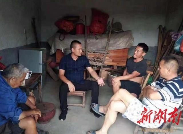 [湖南日报]荷塘区73名年轻干部不脱产驻村，巧开心门办实事