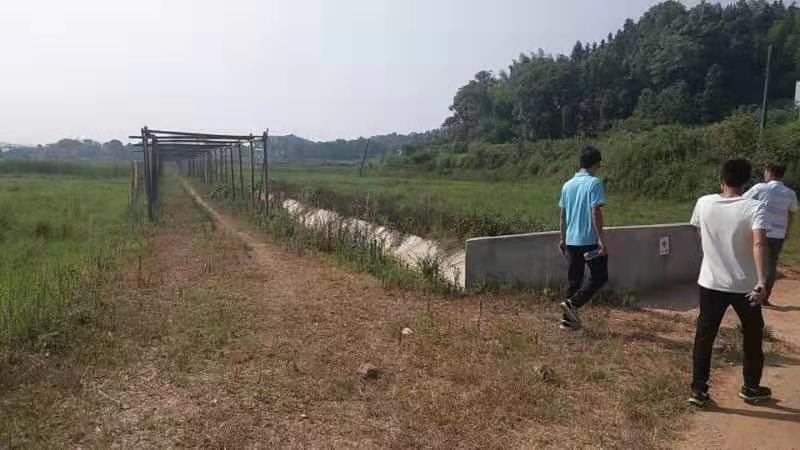 区农业农村局调研天元区机耕道项目建设情况