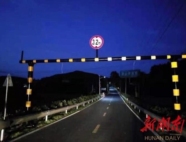 [湖南日报]荷塘区73名年轻干部不脱产驻村，巧开心门办实事