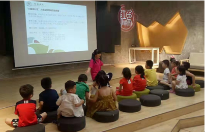 建设街道开展“幸福芦淞，三社联动”-‘小脚走社区’儿童友好环境项目活动---“放学后的故事绘”