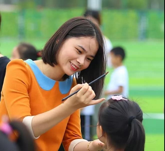 用爱奏乐 用心育人 ——天元小学党员教师邓孟晶