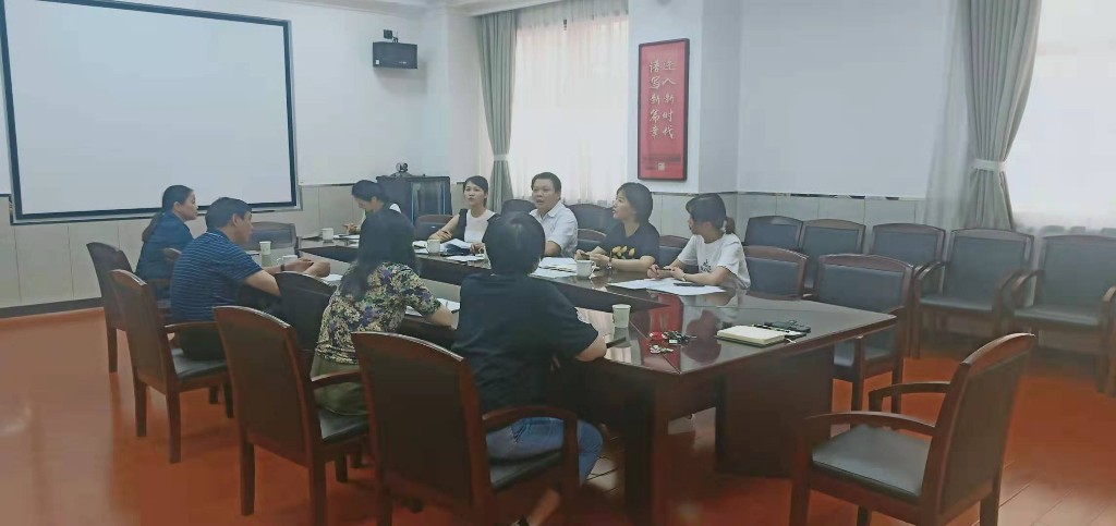 区财政局赴荷塘区调研平台公司管理工作