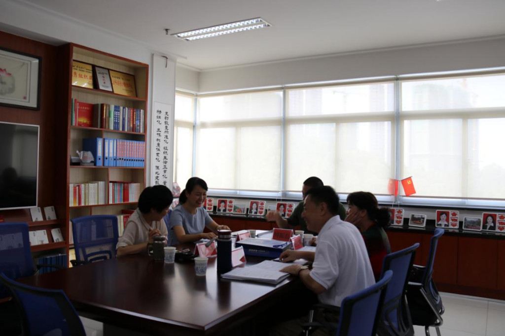 国家体育总局调研人员对我区体育协会进行工作调研