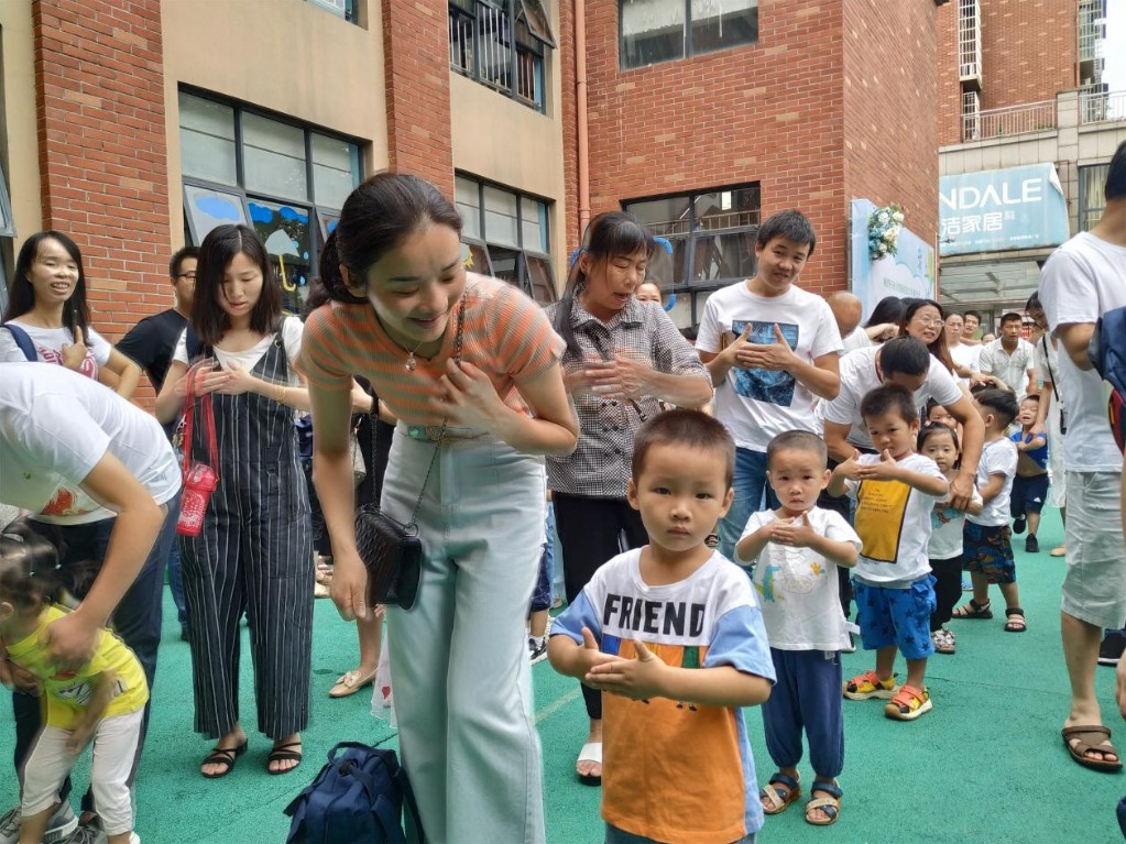 “新心相应 牵手火炬” ——天元区火炬幼儿园小班新生启蒙仪式