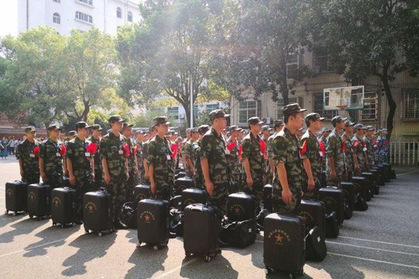 新兵起运！攸县193名新兵奔赴军营　报效祖国