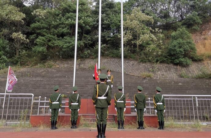 我与祖国共奋进——国旗下的演讲