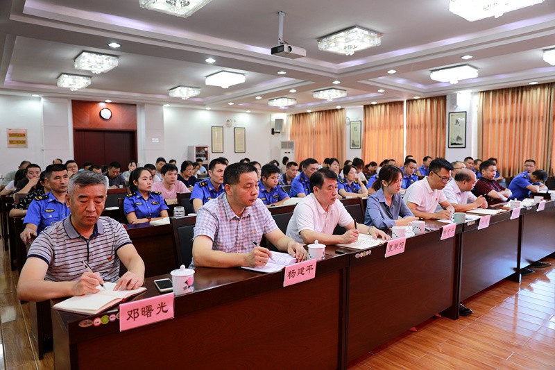 市城管局党组书记讲主题教育专题党课
