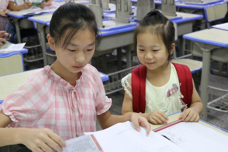 走进你，喜欢你 ——泰山学校一年级报到工作掠影