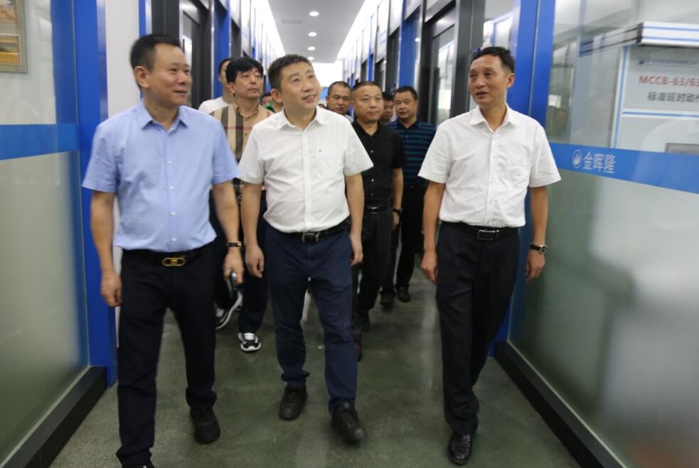 签订友好商会协议 共谋合作新局面