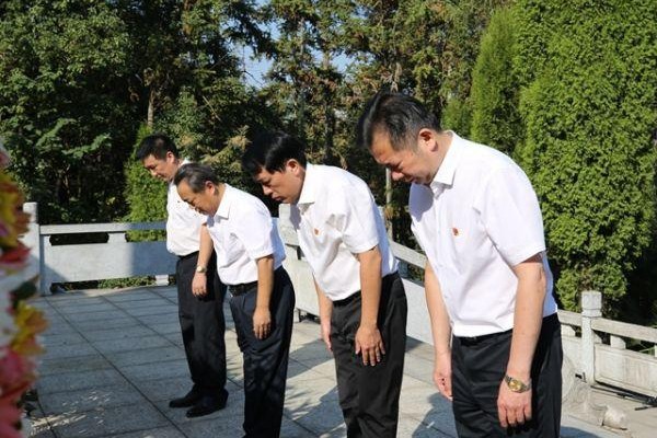 攸县举行烈士纪念日公祭活动