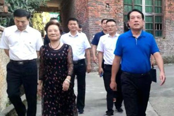 【情暖重阳】康月林走访慰问百岁老人