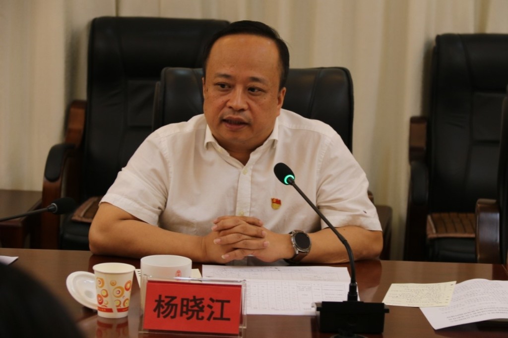 芦淞区召开三季度经济形势分析会