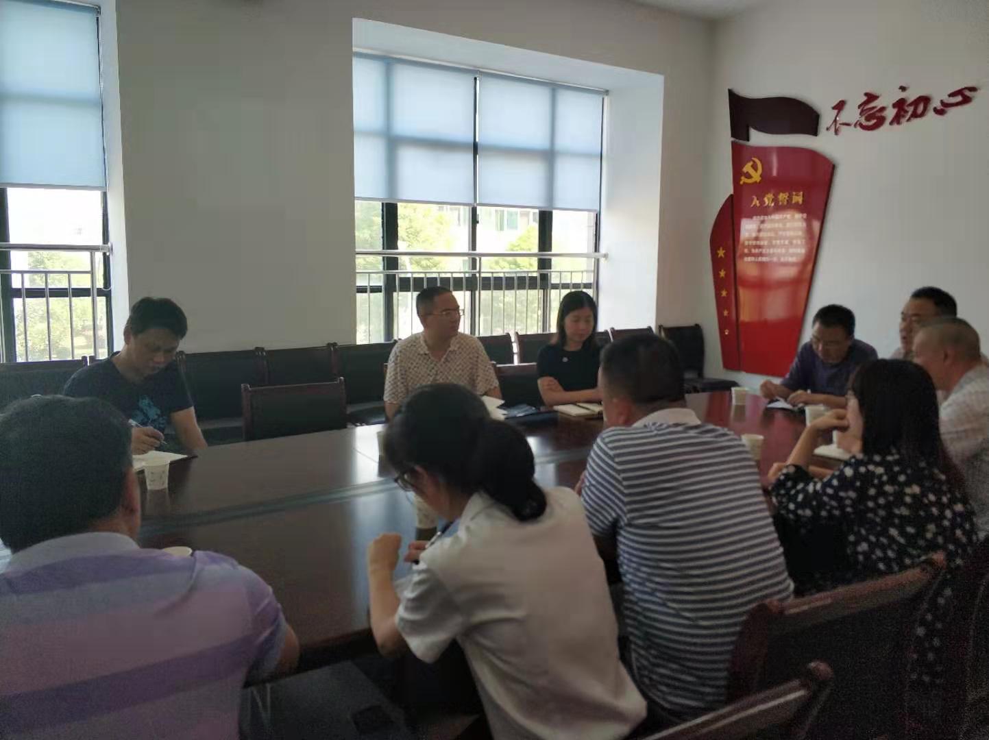 区人大评议工作组走访调研人社工作