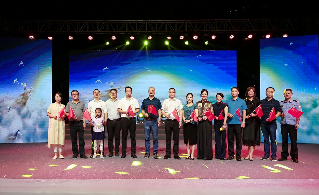 茨菇塘街道举办“迎国庆·颂辉煌”大型文艺汇演