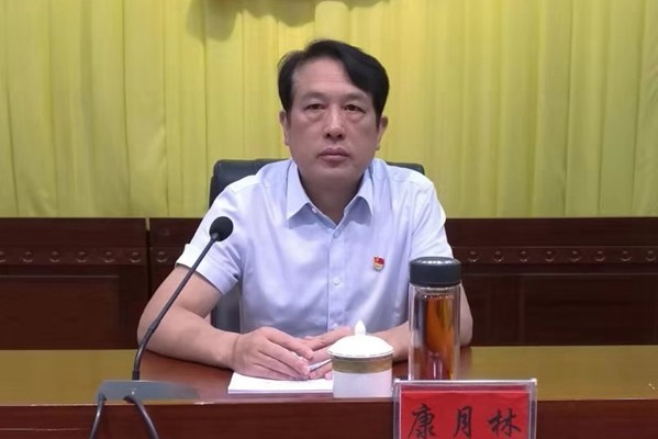 中共攸县县委“不忘初心、牢记使命”主题教育读书班开班啦！县委书记为学习“划重点”