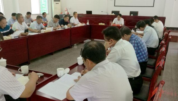 县委理论学习中心组第八次集中（扩大）学习开展“明初心、守初心　坚定理想信念”主题研讨交流
