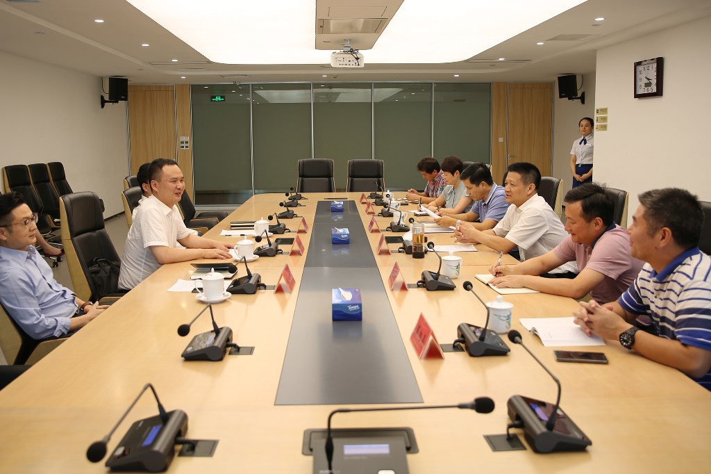 市人社局召开“明初心、守初心,坚定理想信念”专题研讨会