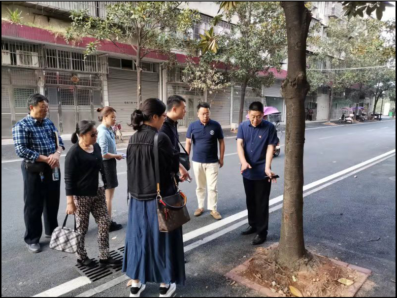 区城建局局长陈新明一行到新泉社区调研老旧小区、城中村整治工作情况