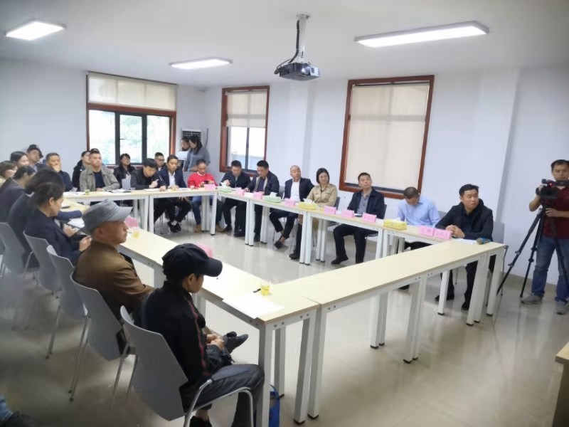 桂花街道召开城乡帮困项目九月月度讲评会